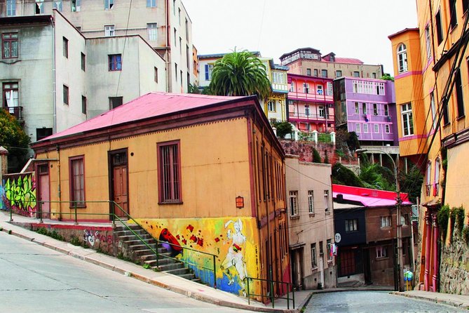 Santiago: Full day tour to Valparaiso and Viña del Mar city - Quinta Vergara and the road back to Santiago