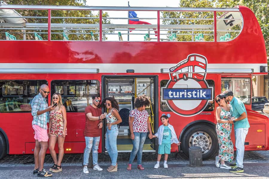 Santiago: Hop-on Hop-off Bus Day Ticket with Audio Guide - Parque Arauco and the polished eastern districts