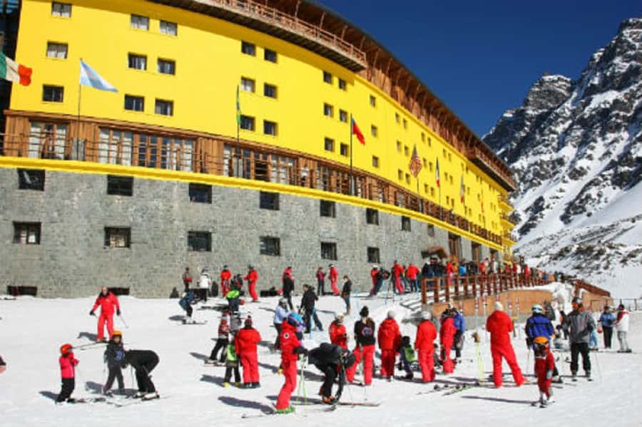 Santiago: Laguna del Inca and Portillo Small Group Tour - Guides, languages, and the human side of the day