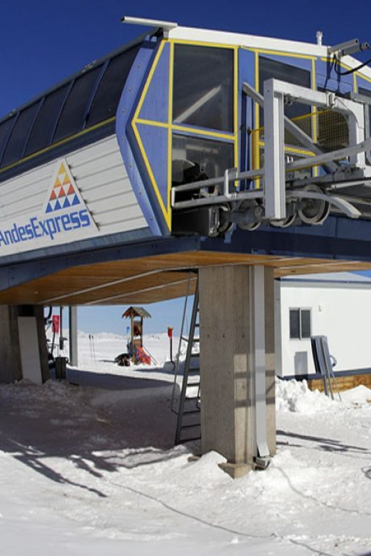 Santiago: Valle Nevado and Farellones Ski-Center Day Trip - What the lift adds, and what it does not