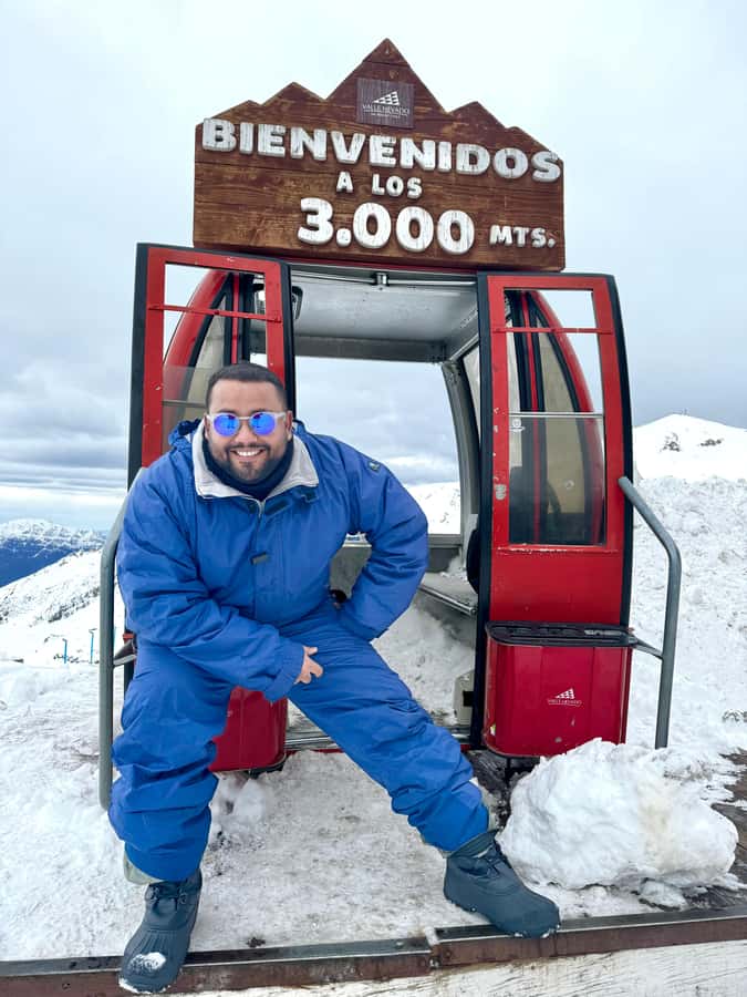 Santiago: Valle Nevado Ski Day Trip with Hotel Transfers - The climb from Santiago to 3,000 meters