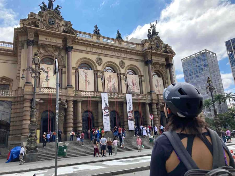 São Paulo: Downtown Historical Bike Tour - Paulista Avenue, Casa das Rosas, and MASP