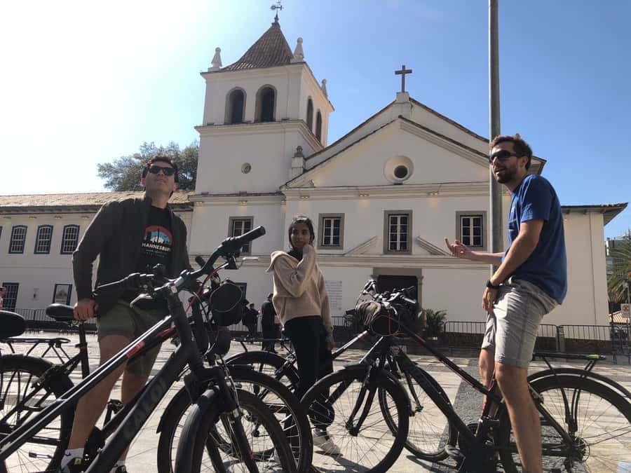 São Paulo: Downtown Historical Bike Tour - Copan Building and the old central core
