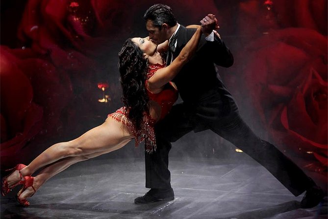 Señor Tango Show with Optional Dinner in Buenos Aires - Señor Tango is theatrical, not intimate