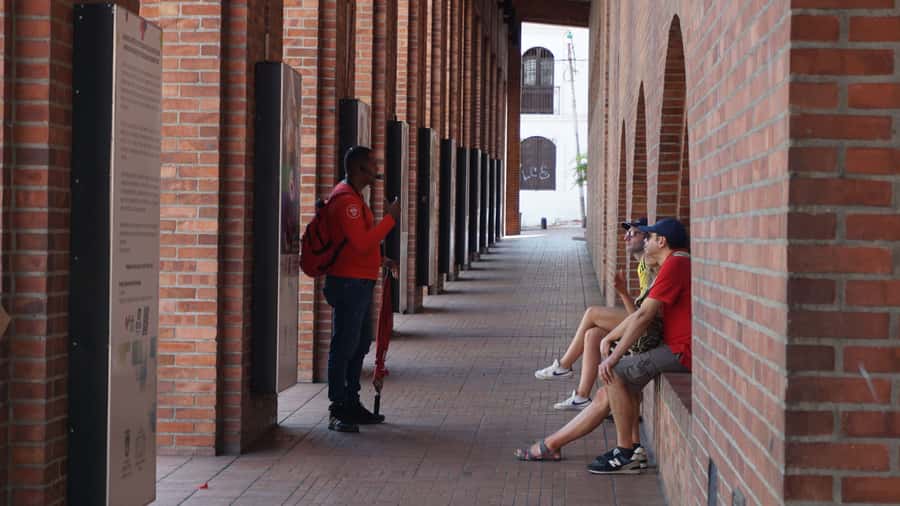 Shared Tour Cali's Historical Downtown - The River Boulevard and Cali’s public life