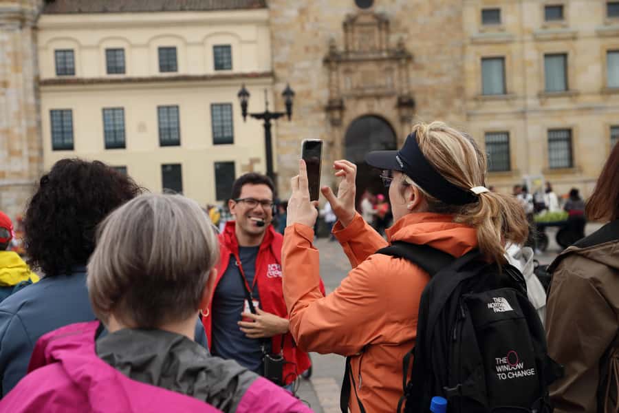 Shared Tour Colombian Conflict War, Drug Trafficking & Peace - Who should book this experience?