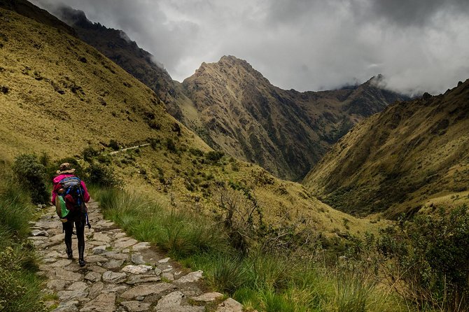 Short Inca Trail 2 Day Hike to Machu Picchu with Permits & Train - Wiñay Wayna is the day’s major archaeological stop