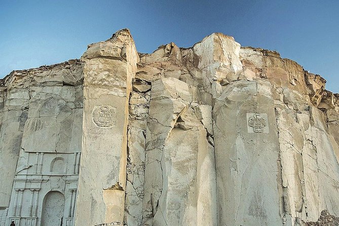 Sillar Route in Arequipa and viewpoint of the Volcanoes - The ride from central Arequipa