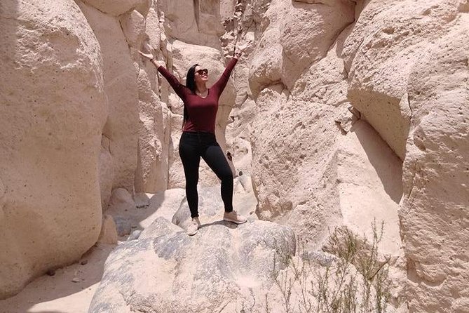 Sillar Route in Arequipa and viewpoint of the Volcanoes - Stop three: Culebrillas canyon and the stone road