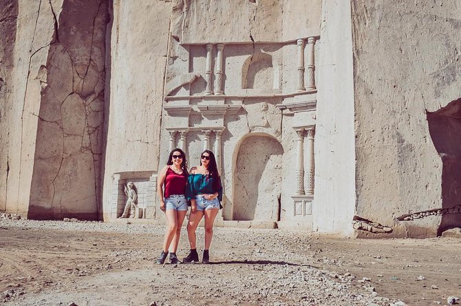 Sillar Route in Arequipa and viewpoint of the Volcanoes - Stop two: the sillar quarries