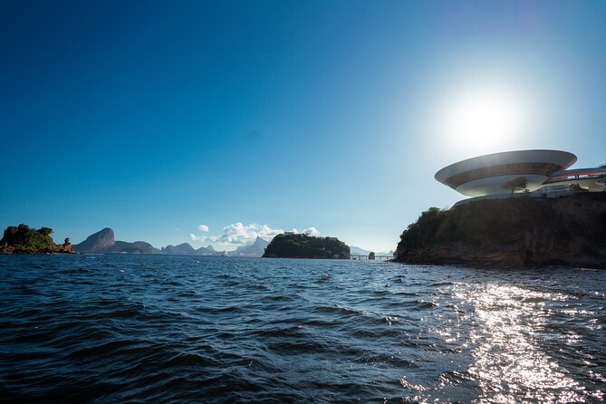 Sunset Boat Tour with Beer, Water, Soda and Snacks included - Niterói and the Museu de Arte Contemporânea