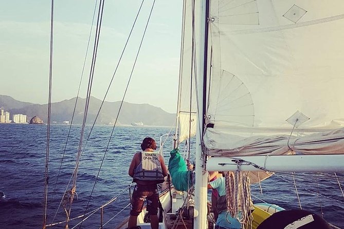 Tayrona Bay Sailboat trip - What the crew does well, and where communication falls short