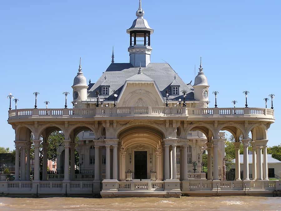 Tigre Delta: Half-Day Tour and Boat Trip - Island homes, water taxis, and the supermarket boat