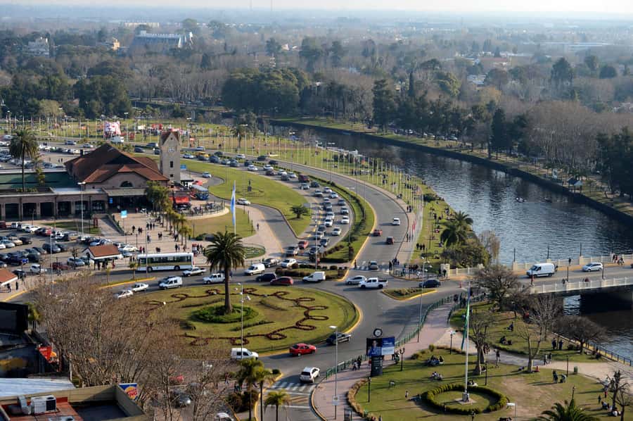 Tigre Delta: Half-Day Tour and Boat Trip - The ride along Costanera Avenue