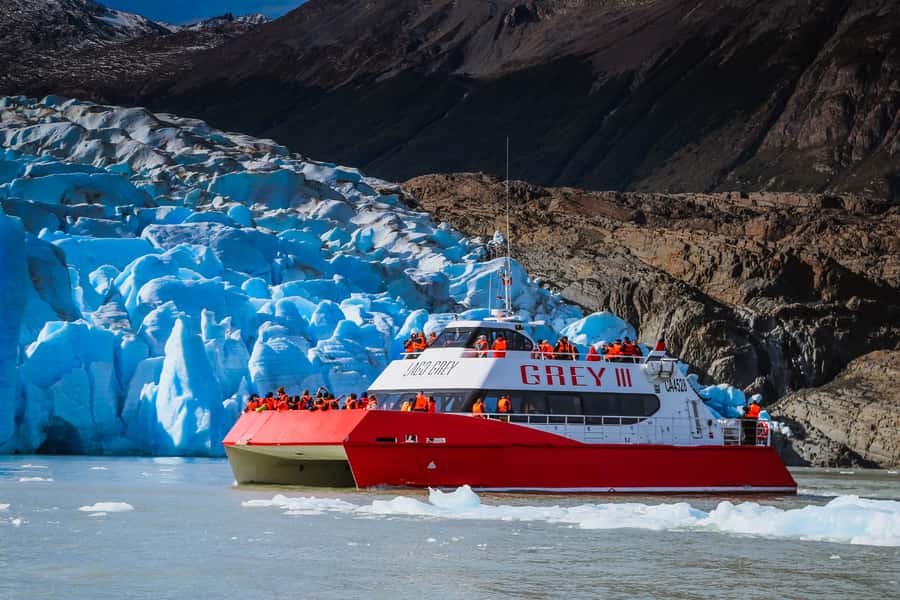 Torres del Paine: 3-Hour Scenic Boat Tour to Grey Glacier - Grey Lake gives you a grand approach to the ice