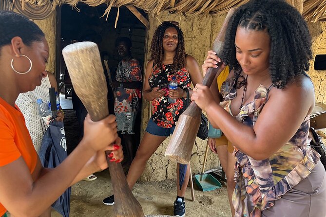 Tour a san Basilio de Palenque desde cartagena - Palenque sweets and the making of ñeque