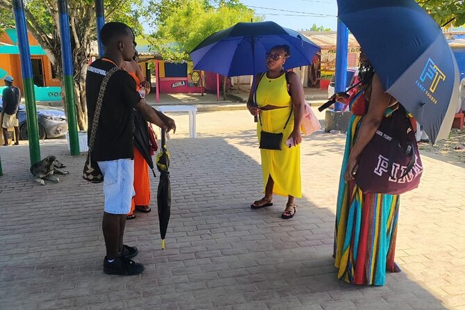 Tour cultural to san Basilio de Palenque from cartagena - Sweets, ñeque, and local craft