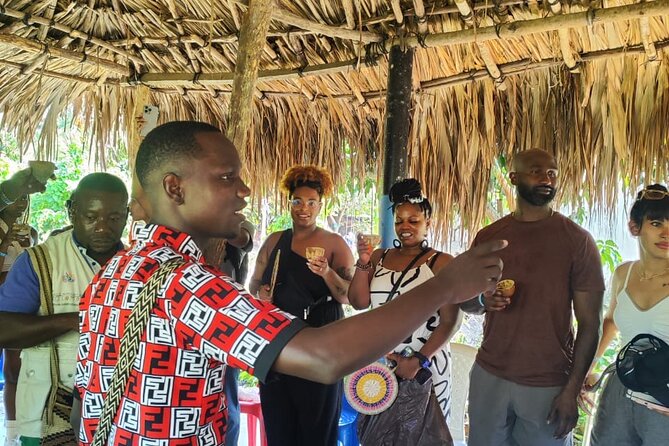 Tour cultural to san Basilio de Palenque from cartagena - Lunch and the traditional dance show