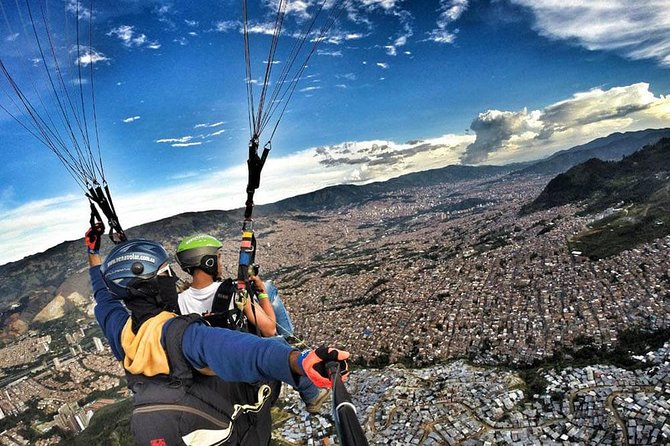 Tour Paragliding - Leaving Medellín for the hills