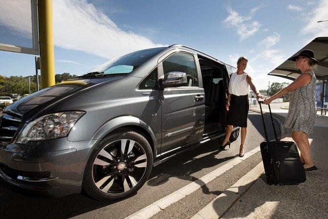 Transfer Buenos Aires Downtown Hotel to Domestic (AEP) or Cruise Terminal - What the vehicle and luggage service are like