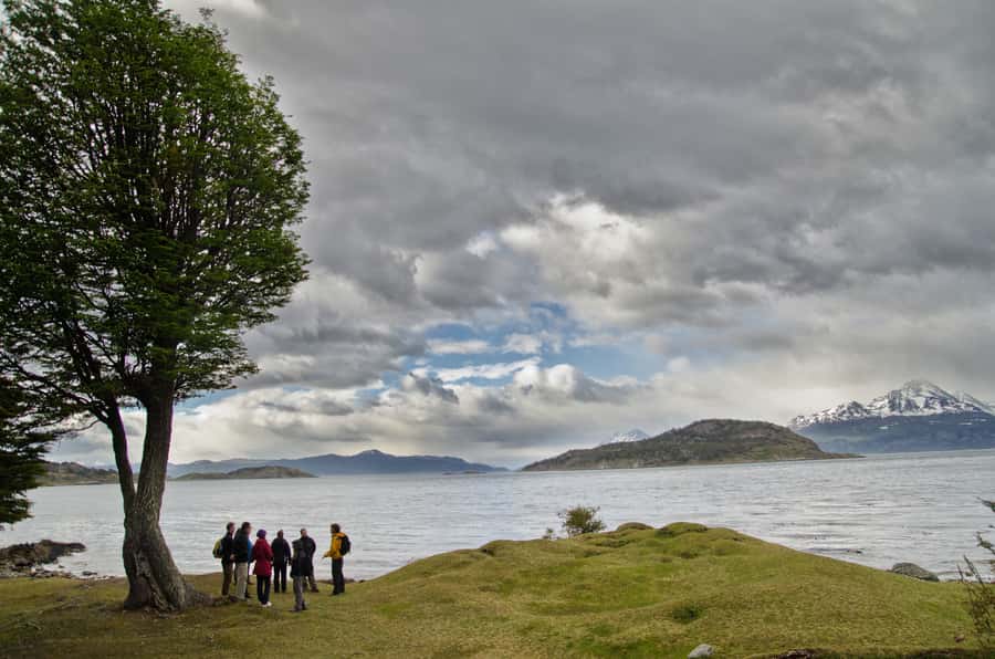 Ushuaia: Tierra del Fuego Trekking and Canoeing - Lunch inside the geodesic dome