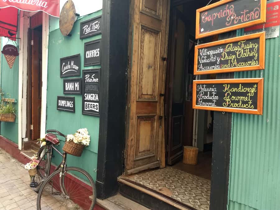 Valparaiso: Street Art, Funiculars and Port City Tour - Who will get the most from this Valparaiso walk