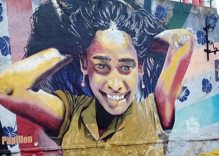Valparaiso: Street Art, Funiculars and Port City Tour - The El Peral funicular and the climb to Paseo Yugoslavo