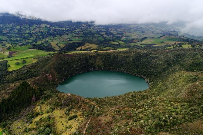 Village and Lake Guatavita Private Tour with Optional Lunch - Walking Into Laguna de Guatavita at 3,000 Meters