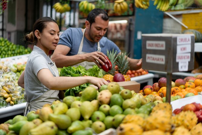 VIP Bogota City Tour: Farmers Market, Monserrate, Candelaria, 9hr - Gold, Botero, and Bogotá’s art in La Candelaria
