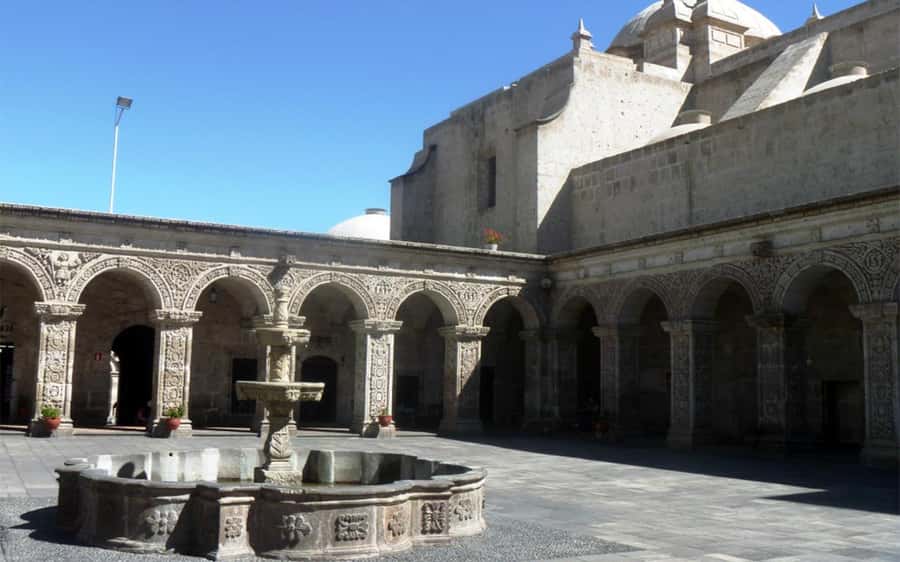 Walking tour in the Historic Center of Arequipa - Why this two-hour walk works well in Arequipa